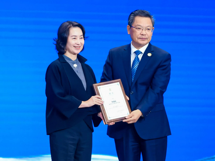 何超瓊女士獲聘任為敦煌文化傳播大使